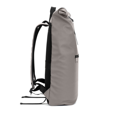 PORTLAND. A mochila roll top em PU com bolso para computador portátil 16